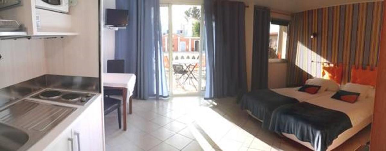 Chambre D'Hotes La Potiniere Saint-Raphaël Εξωτερικό φωτογραφία